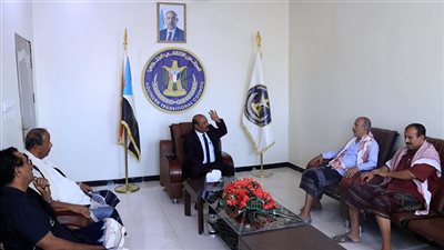 رئيس انتقالي شبوة يلتقي عددًا من الشخصيات السياسية والحكومية بالمحافظة