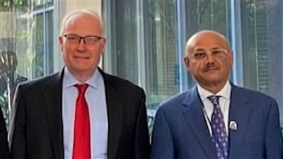 محافظ البنك المركزي يلتقي المبعوث الأمريكي تيم ليندركينج