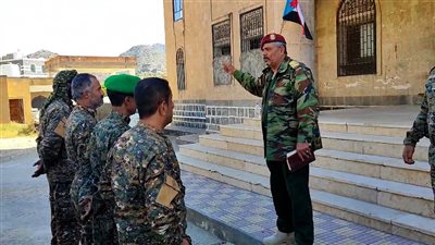 قيادة التوجيه المعنوي بحزام يافع تؤكد على أهمية تعزيز الوعي الأمني والمجتمعي