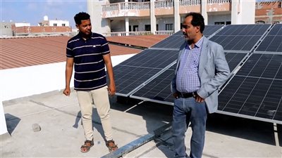 الزهري يتفقد أعمال تركيب أنظمة الطاقة الشمسية بعدد من مدارس خورمكسر