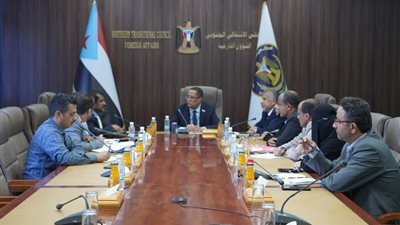 الخُبجي يطلع على نتائج زيارة فريق التواصل لمحافظة أبين ويؤكد أهمية البناء على نجاحاتها الميدانية