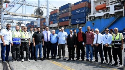 وزير النقل يدعو لتسيير رحلات إلى موانئ عدن ويشدد على تسهيل الإجراءات