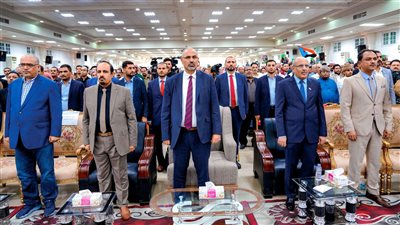 الرئيس الزُبيدي يعقد لقاءً موسعًا بمختلف شرائح وفئات المجتمع الحضرمي