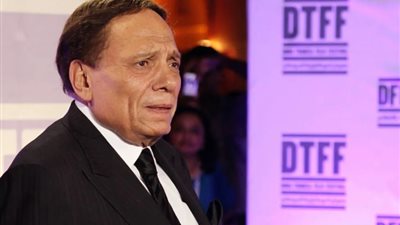 تفاصيل جديدة عن حالة عادل إمام الصحية على لسان الفنان خالد سرحان