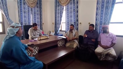 الوزير السقطري يتفقد الهيئة العامة للمصائد السمكية في سقطرى