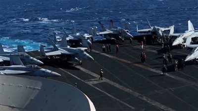 سنتكوم تنشر لقطات من حاملتي الطائرات فينسون وترومان قبيل ضرب الحوثيين