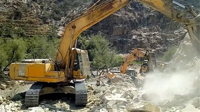 رئيس انتقالي سرار يتفقد مشروع طريق باتيس رصُد معربان لبعوس