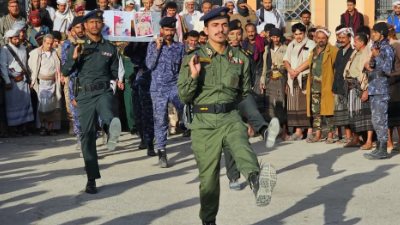 تشييع مهيب للفقيد العميد الركن محمد المسلمي في مديرية عتق 