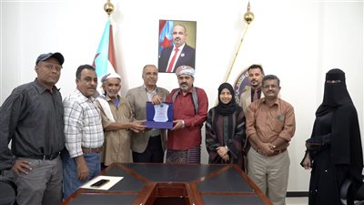 الهيئة المجتمعية تكرم الشيخ اليزيدي تقديرا لجهوده في تعزيز السلم المجتمعي