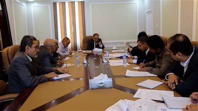 وزير النقل يثمن قرار الرئيس الزُبيدي بفتح الطريق البري بين عدن وصنعاء 