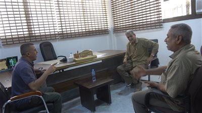 مدير الصناعة بعدن يوجّه بتكثيف الجهود لحماية المستهلك وضبط الأسعار 