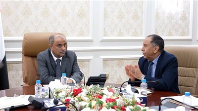 رئيس الوزراء يرأس اجتماع حكومي لمعالجة الإشكالات القائمة في توفر الغاز المنزلي