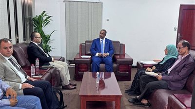 الوزير الزعوري يبحث مع المفوضية السامية بناء القدرات وتطوير أنظمة الحماية الاجتماعية