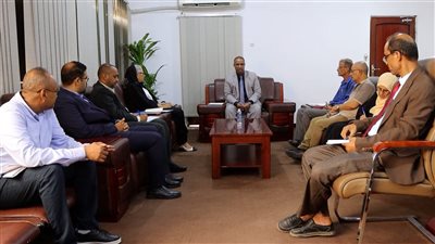 الوزير الزعوري يبحث مع المدير الجديد لليونيسف بعدن تعزيز حماية الطفولة