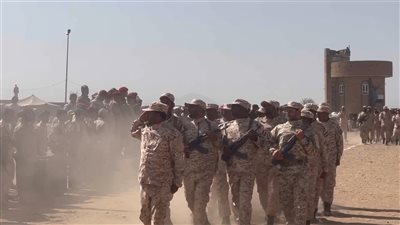 بعرض عسكري رمزي.. كتائب الدعم والإسناد تختتم دورة تدريبية في المهارات القتالية