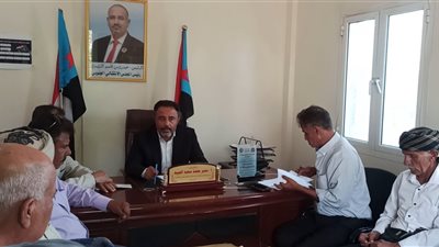 رئيس انتقالي أبين يبحث مع رؤساء الهيئات التنفيذية مواجهة التحديات وتعزيز التنسيق