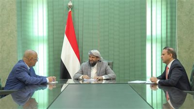 النائب المحرّمي يبحث مع وزير التخطيط تطوير الأداء المؤسسي في قطاعي التخطيط والاتصالات