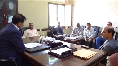 محافظ شبوة يؤكد دعمه لحقوق المعلمين وضرورة الاستعداد للعام الدراسي