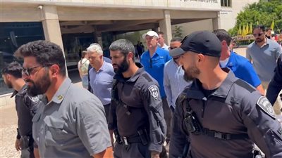 تظاهرة لمئات الإسرائيليين تطالب ويتكوف بصفقة فورية وإنهاء الحرب