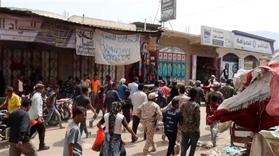 الضالع.. مكتب الصناعة بالحصين ينفذ نزولات ميدانية لمراقبة أسعار المواد الغذائية