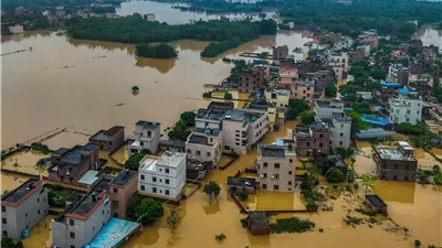 السلطات الصينية تجلي 82 ألف شخص بسبب الفيضانات 