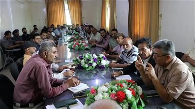 اجتماع موسع في الضالع لضبط السوق المصرفي 