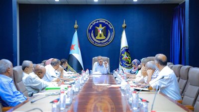 الهيئة الاقتصادية والخدمية تقف أمام مستجدات الوضع الاقتصادي في الجنوب