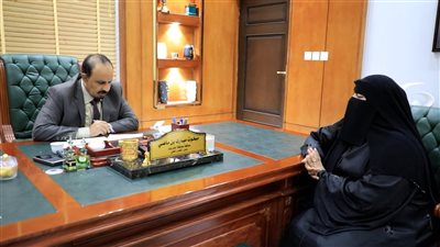 محافظ حضرموت يبحث تحضيرات تدشين العام الجديد بمركز المكلا للتوحد 