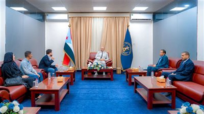 الرئيس الزُبيدي يلتقي وفد منظمة أطباء بلا حدود البلجيكية ويشيد بدورها الإنساني والطبي