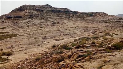 الضالع.. زيارة ميدانية لموقع مشروع إنشاء ملعب رياضي في جبل حرير