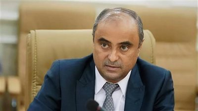 رئيس الوزراء يتابع جهود احتواء أضرار الأمطار بعدن ويوجه بمعالجة الاحتياجات العاجلة