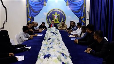 فريق التوجيه والرقابة الرئاسي يستعرض خطة نزولاته بحضرموت مع قيادة الانتقالي