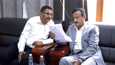 مكتب الصناعة والتجارة بشبوة يضبط 231 مخالفة تموينية والمحافظ يوجه بتشديد الرقابة