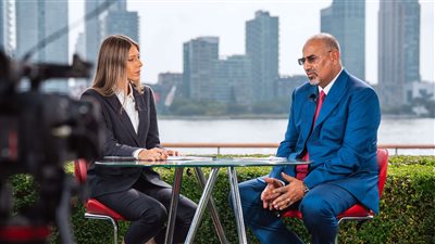 الرئيس الزُبيدي من نيويورك.. استقلال الجنوب أولوية وتأمين باب المندب مهمة استراتيجية 