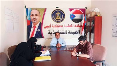 فريق الرقابة والتوجيه الرئاسي يطلع على نشاط عدد من الإدارات بانتقالي أبين