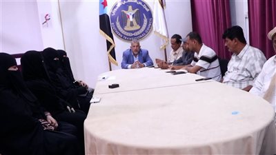 فريق التوجيه والرقابة الرئاسي يعقد لقاءً مع منظمات المجتمع المدني النسوية بالمحافظة