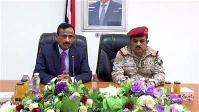 وزير الدفاع يشيد بيقظة الأجهزة الأمنية والعسكرية في شبوة 