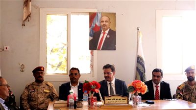 فريق التوجيه والرقابة الرئاسي يبحث تعزيز جاهزية اللواء الأول مشاة بحري بسقطرى