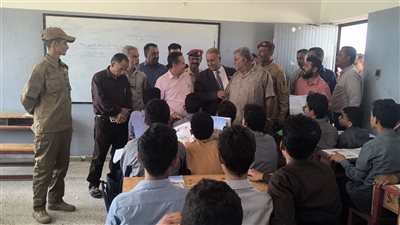 فريق التوجيه الرئاسي يتفقد العملية التعليمية في ثانوية الفقيد عبد المنتصر بلحج