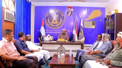 انتقالي وادي حضرموت يبحث مع مدير عام رخية تكامل جهود إنجاح فعالية أكتوبر في شبام