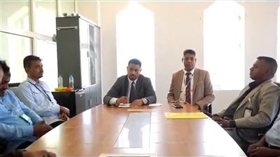 وكيل محافظة سقطرى يتفقد مطار أرخبيل ويبحث تطوير الخدمات السياحية