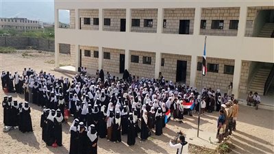 انتقالي المحفد بأبين يدشن رفع العلم الجنوبي في عدد من مدارس المديرية