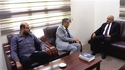 الكثيري يؤكد دعم المجلس الانتقالي لتعزيز اللامركزية وتمكين السلطات المحلية