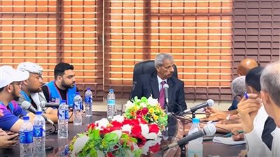 محافظ لحج يترأس اجتماعاً لمناقشة المشاريع التنموية والخدمية