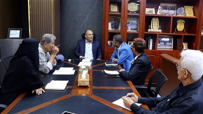 نائب وزير الصناعة يترأس اجتماعًا لضبط الأسعار واستقرار الأسواق