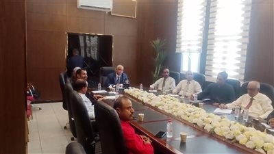 وزير الخدمة المدنية يطلع على سير أداء فروع هيئة التأمينات والمعاشات 